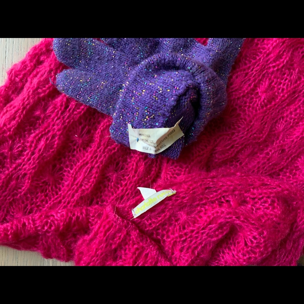 Colorful Scarf & Mittens - Picture 4 of 4